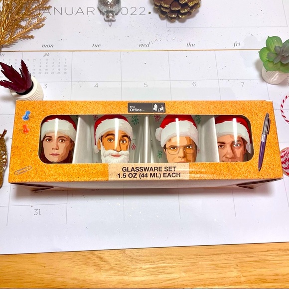 *NBC’s The Office Characters on Christmas Glassware Set - Picture 1 of 5